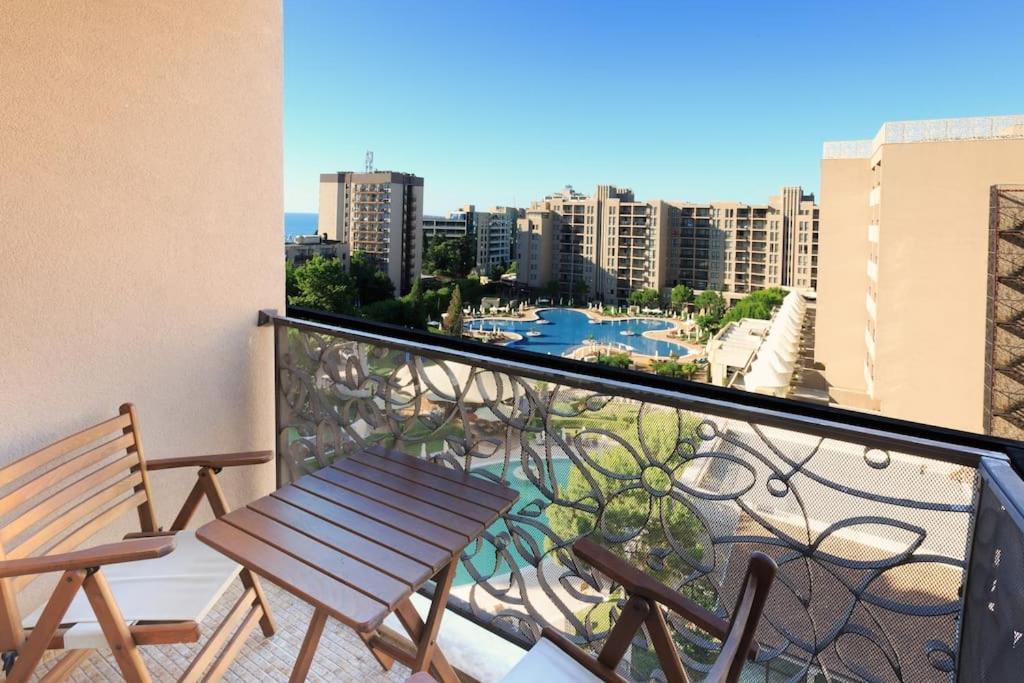 Royal Beach Apartment Barcello B Солнечный берег Экстерьер фото
